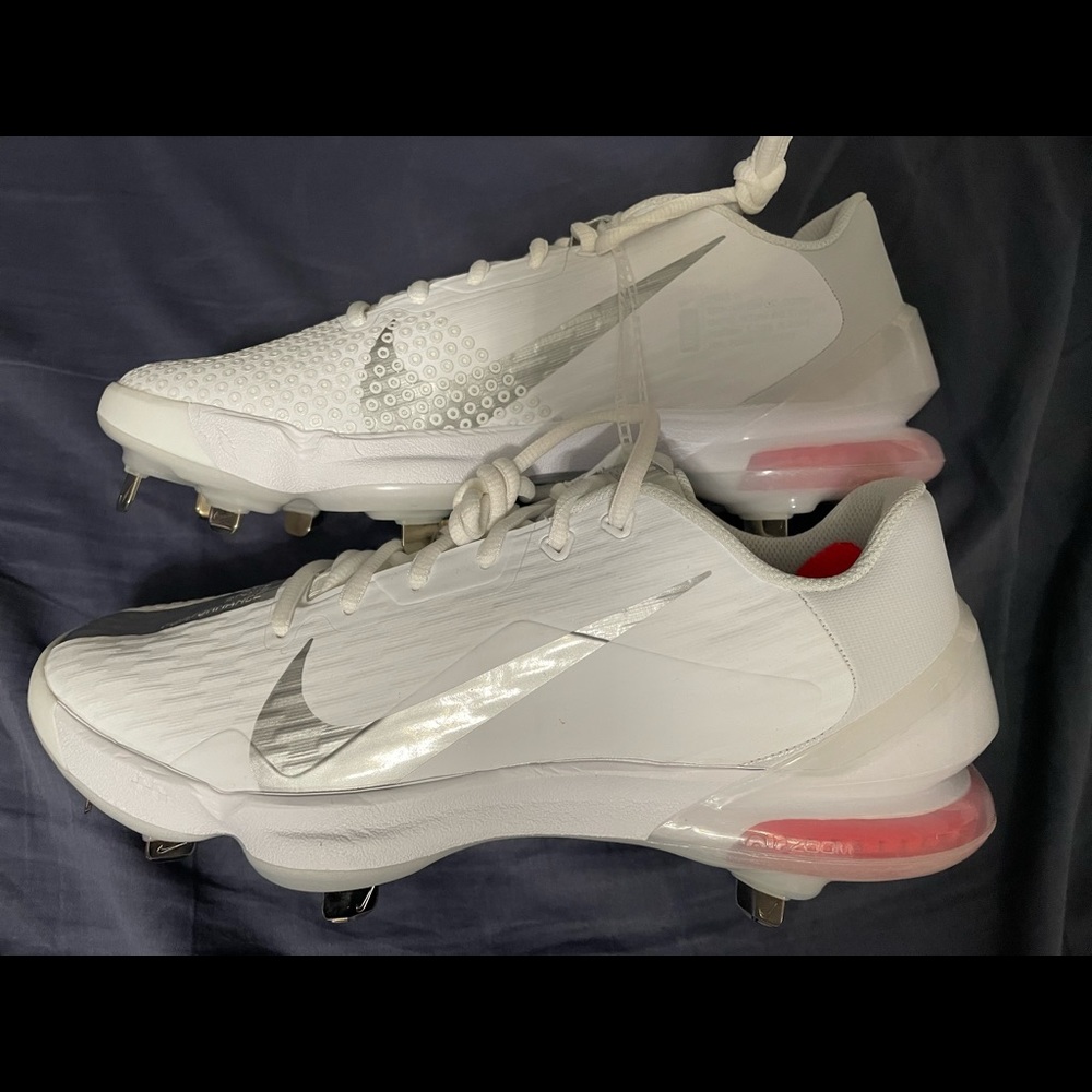 Nike Mike Trout Metal Cleats (Size 8)